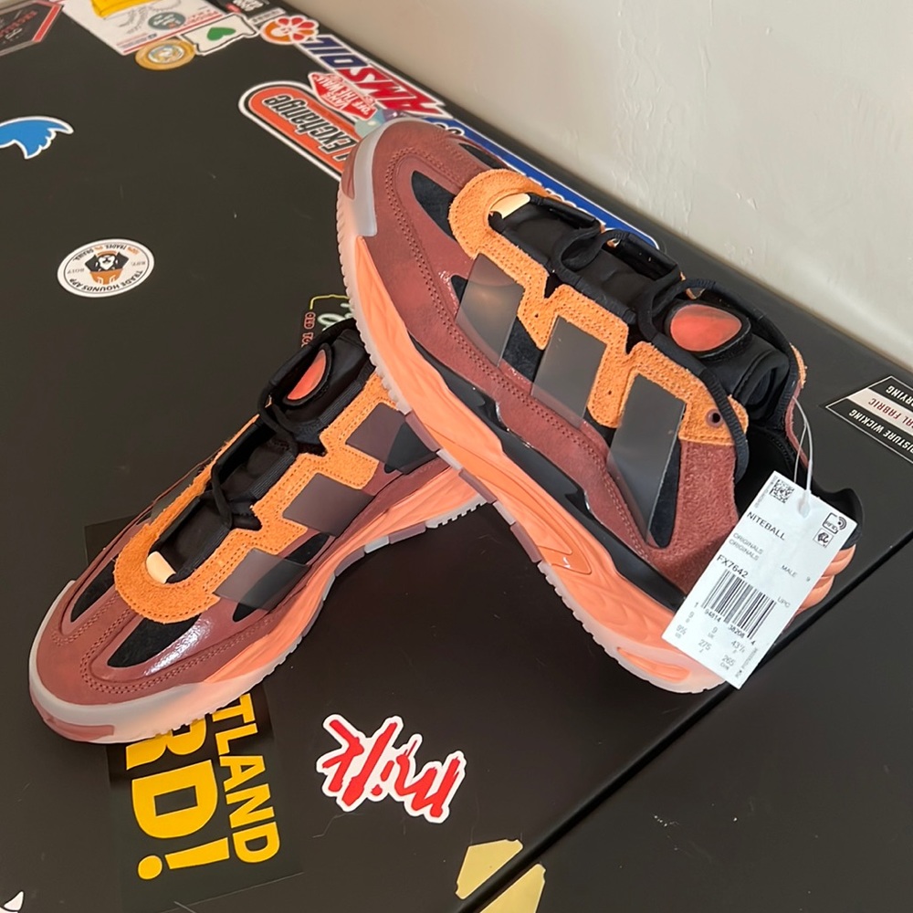 Adidas Niteball in Hazy Copper/Acid Orange